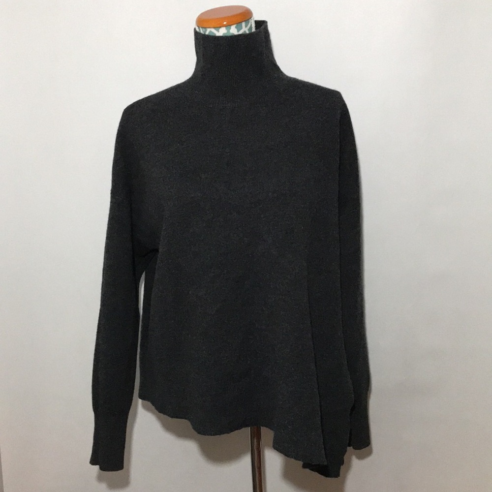 NAP Brand Slant Grey Soft Wool Turtleneck Sweater Estimated Size Medium